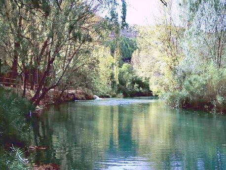 Río Júcar a su paso por Alcalá del Júcar